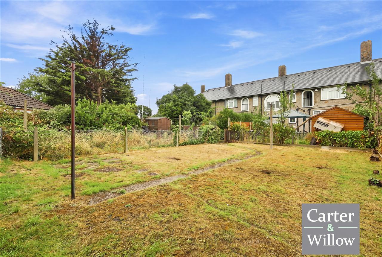 Easebourne Road, Essex Image 13
