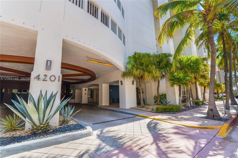 4201 Collins Ave, Miami Beach, FL 33140