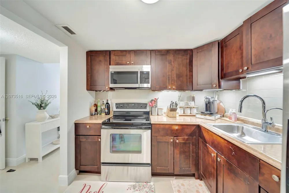 1801 S Ocean Dr, Hallandale Beach, FL 33009