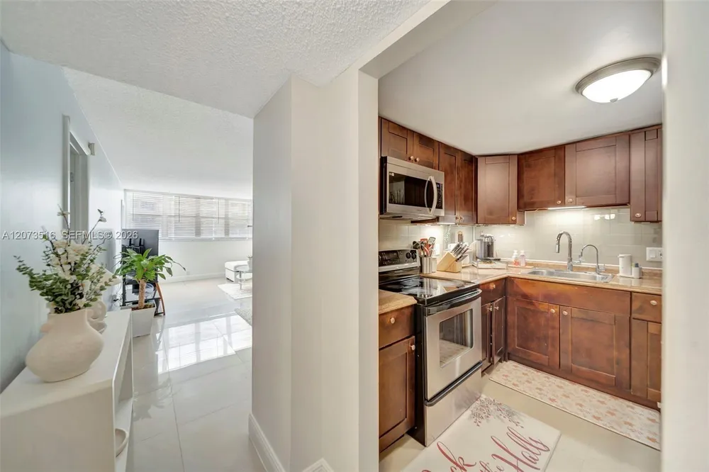 1801 S Ocean Dr, Hallandale Beach, FL 33009