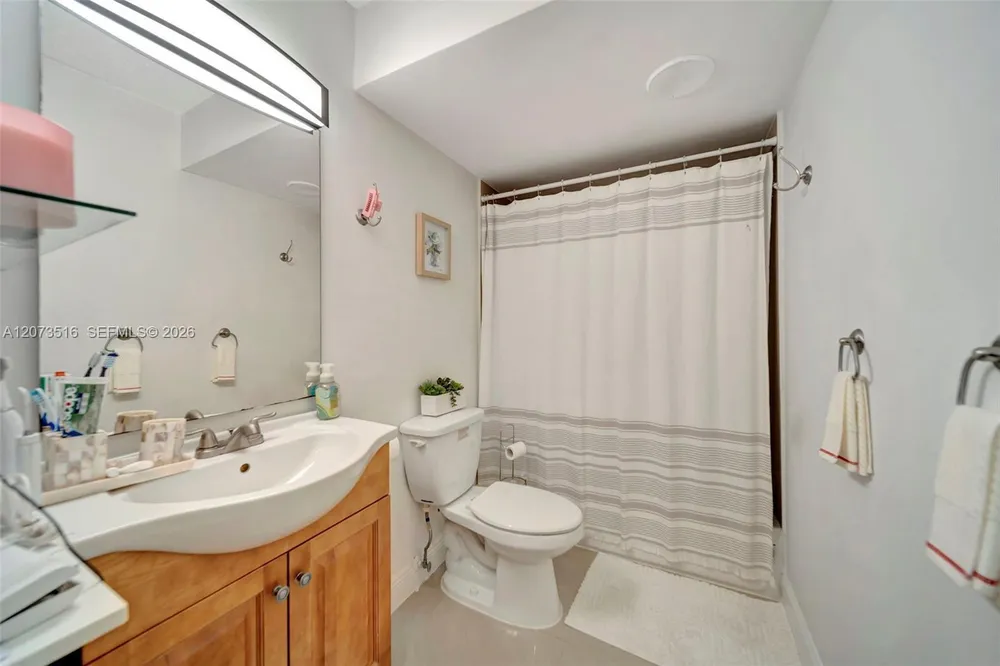 1801 S Ocean Dr, Hallandale Beach, FL 33009