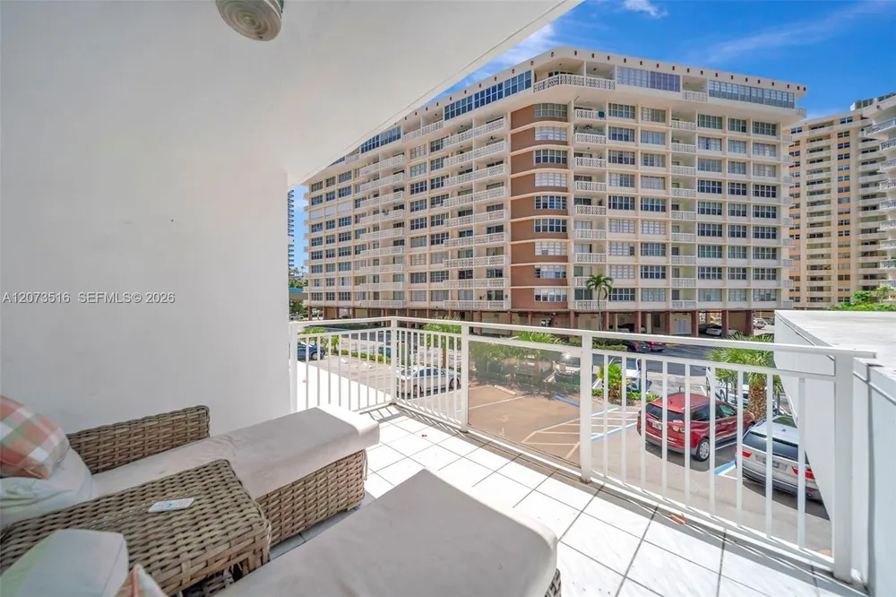 1801 S Ocean Dr, Hallandale Beach, FL 33009