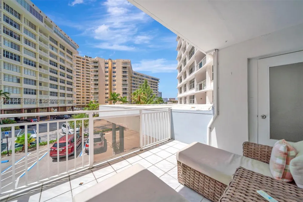 1801 S Ocean Dr, Hallandale Beach, FL 33009