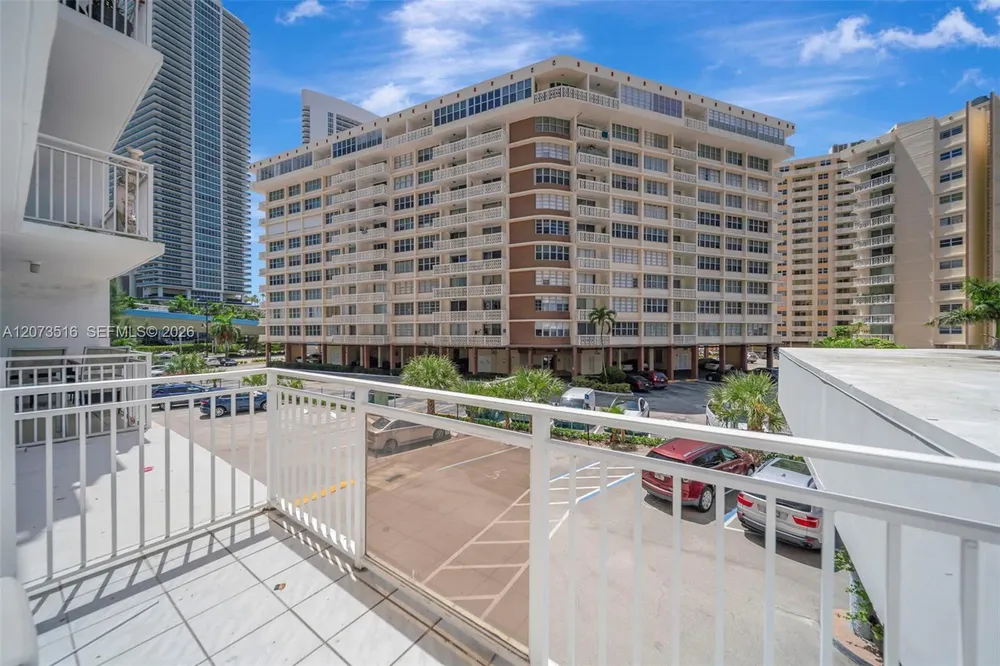 1801 S Ocean Dr, Hallandale Beach, FL 33009