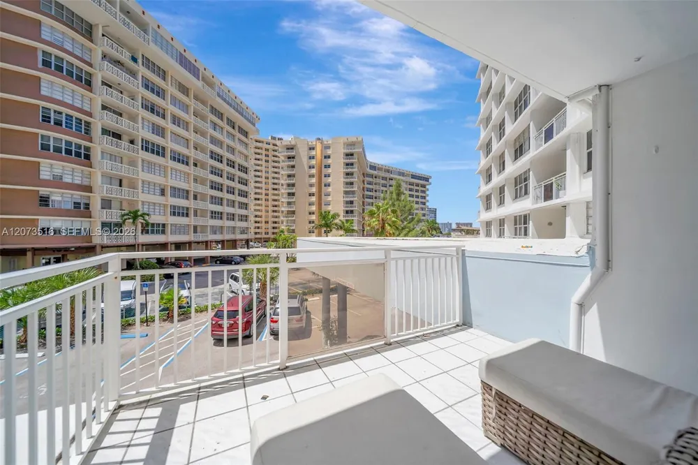 1801 S Ocean Dr, Hallandale Beach, FL 33009