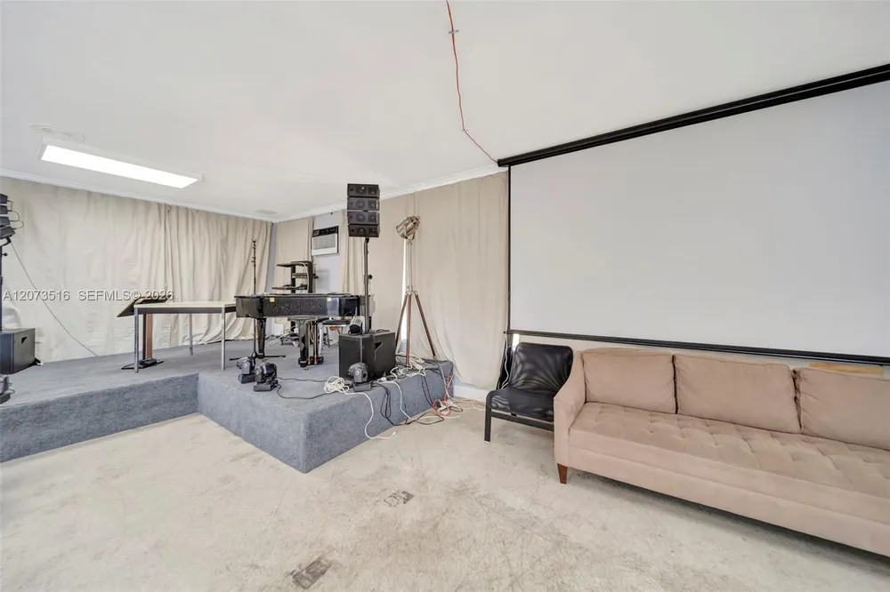 1801 S Ocean Dr, Hallandale Beach, FL 33009