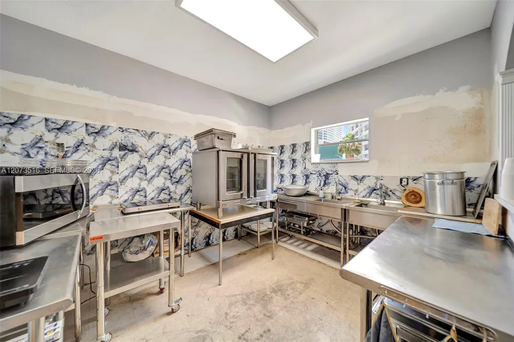 1801 S Ocean Dr, Hallandale Beach, FL 33009