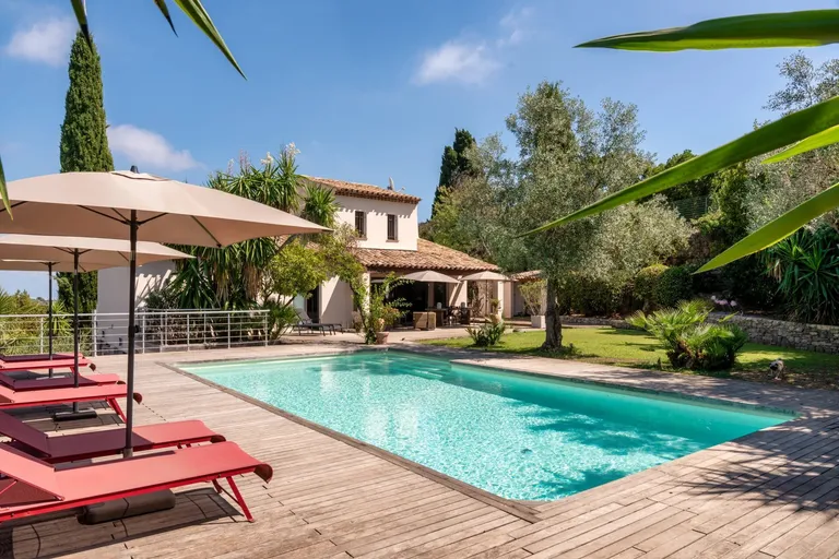 Cannes, 06220, France