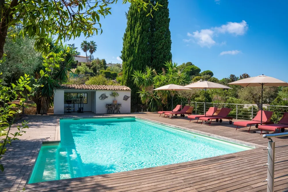 Cannes, 06220, France