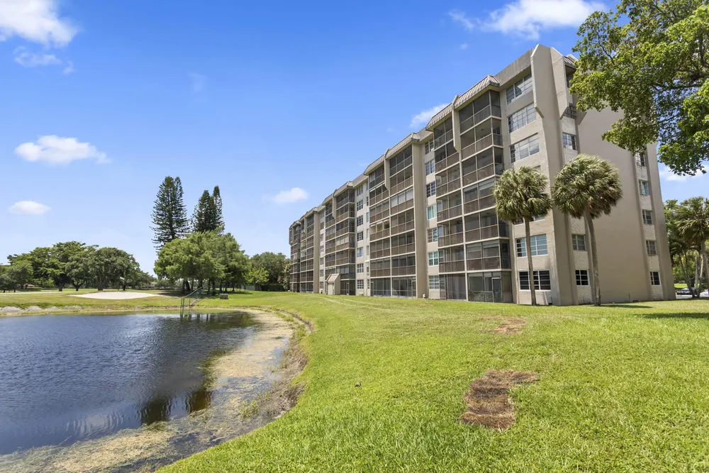 3150 W Rolling Hills Circle, Davie, FL 33328