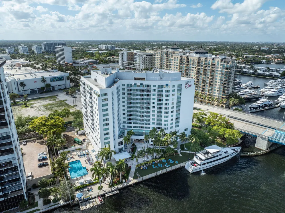 2670 E Sunrise Blvd, Fort Lauderdale, FL 33304