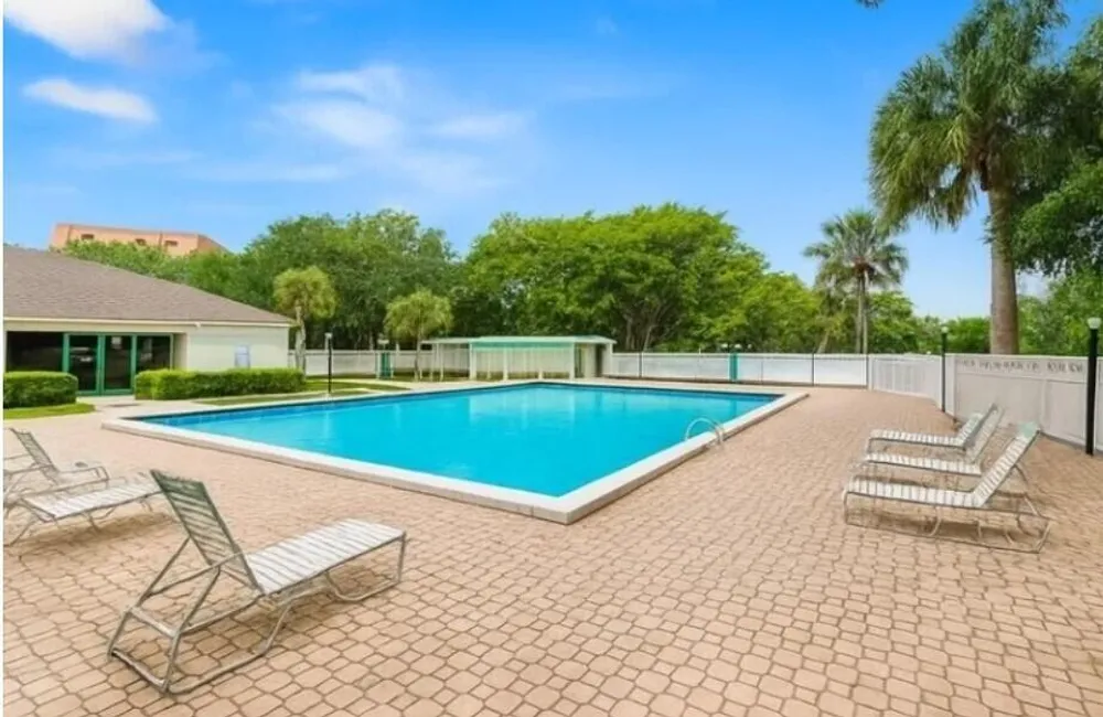3150 W Rolling Hills Circle, Davie, FL 33328
