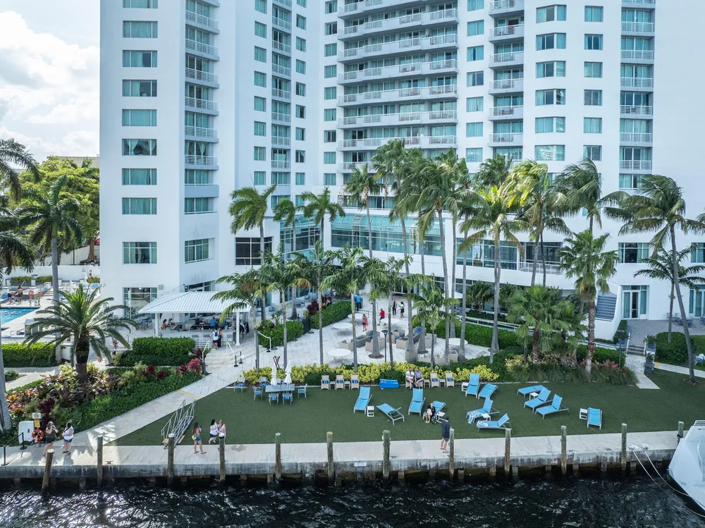 2670 E Sunrise Blvd, Fort Lauderdale, FL 33304