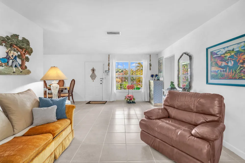 8380 NW 28th St, Sunrise, FL 33322