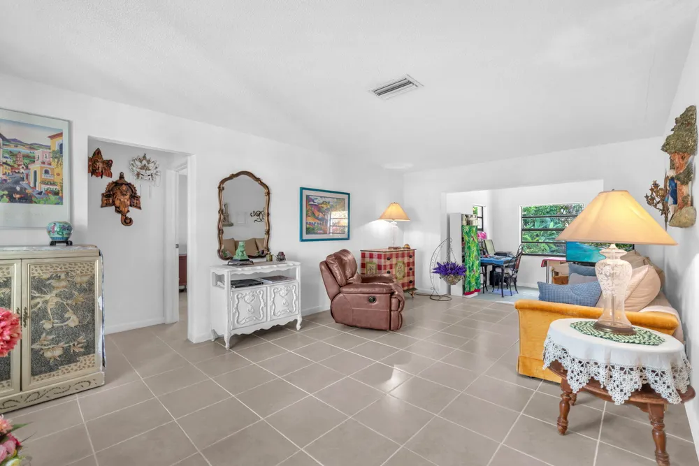 8380 NW 28th St, Sunrise, FL 33322