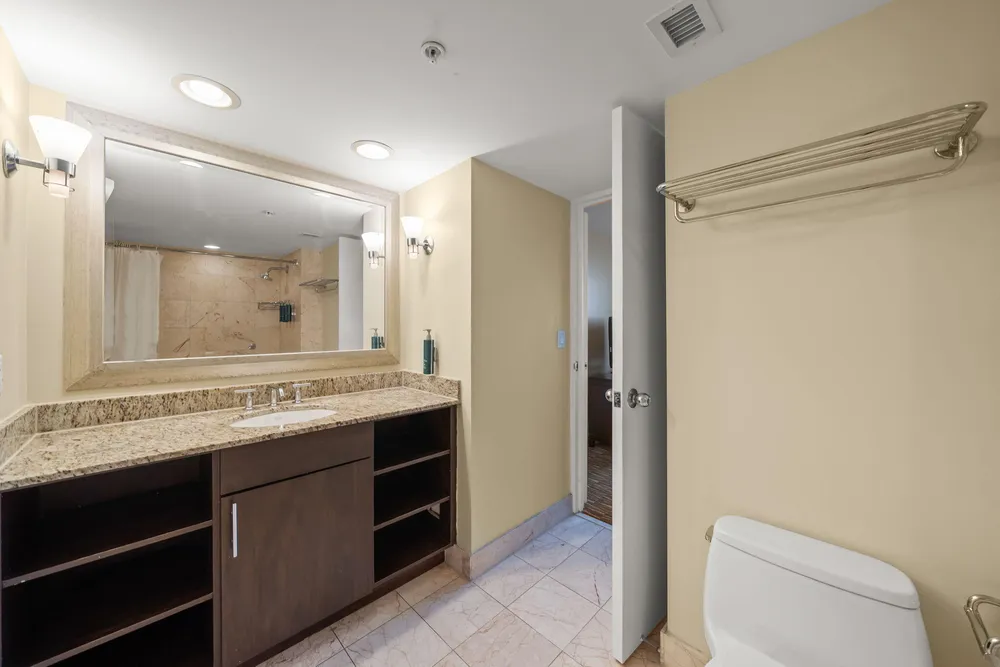 2670 E Sunrise Blvd, Fort Lauderdale, FL 33304