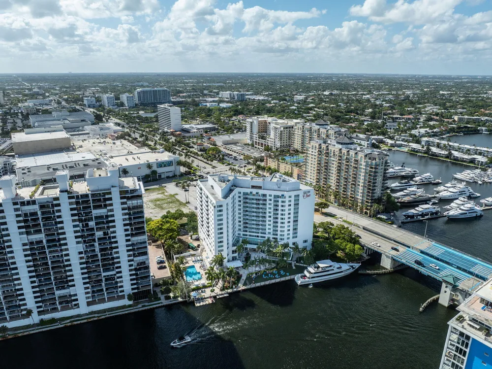 2670 E Sunrise Blvd, Fort Lauderdale, FL 33304