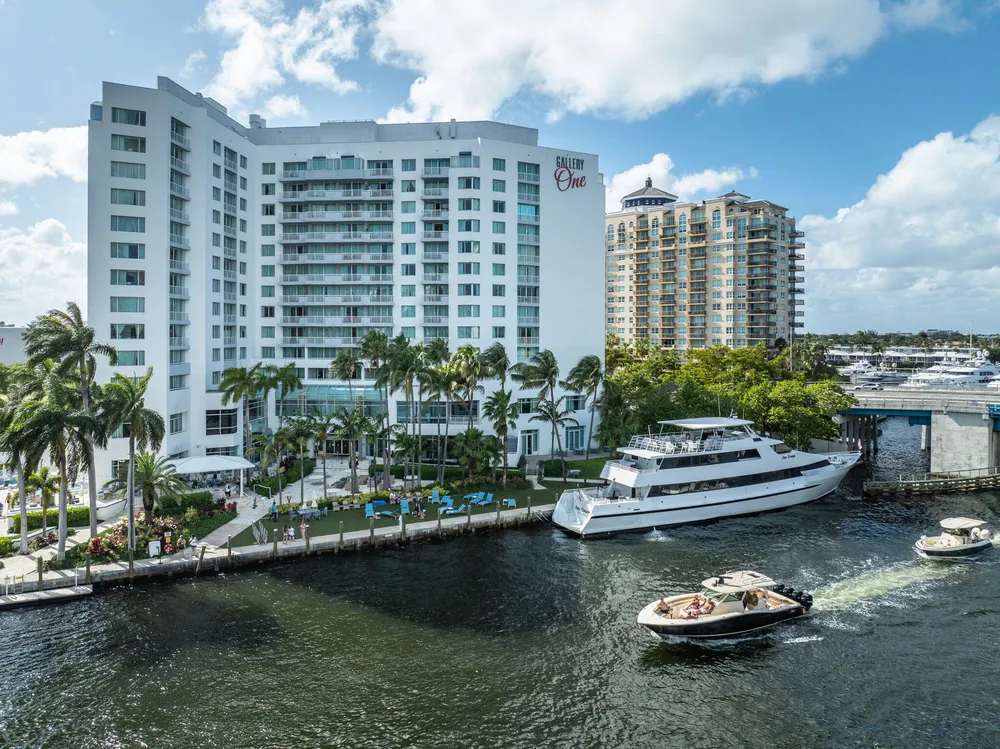 2670 E Sunrise Blvd, Fort Lauderdale, FL 33304