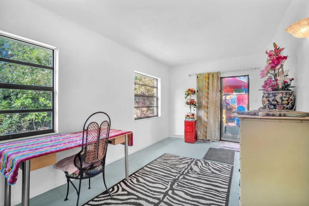 8380 NW 28th St, Sunrise, FL 33322