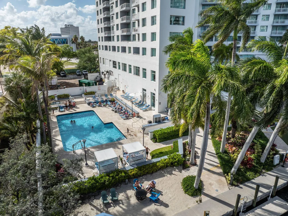 2670 E Sunrise Blvd, Fort Lauderdale, FL 33304