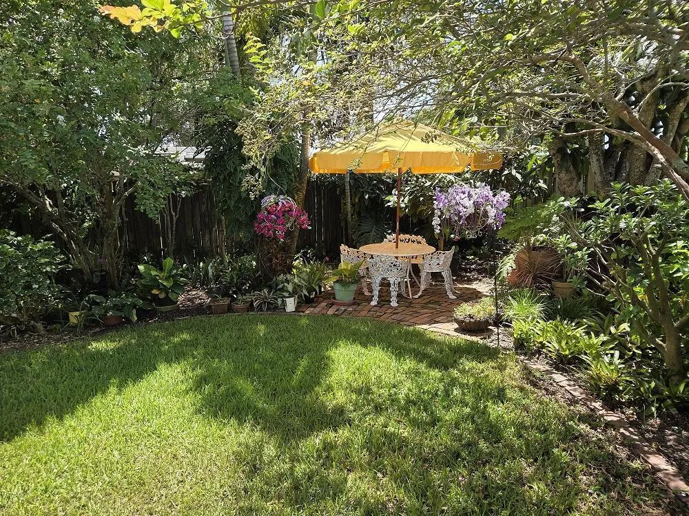 8380 NW 28th St, Sunrise, FL 33322