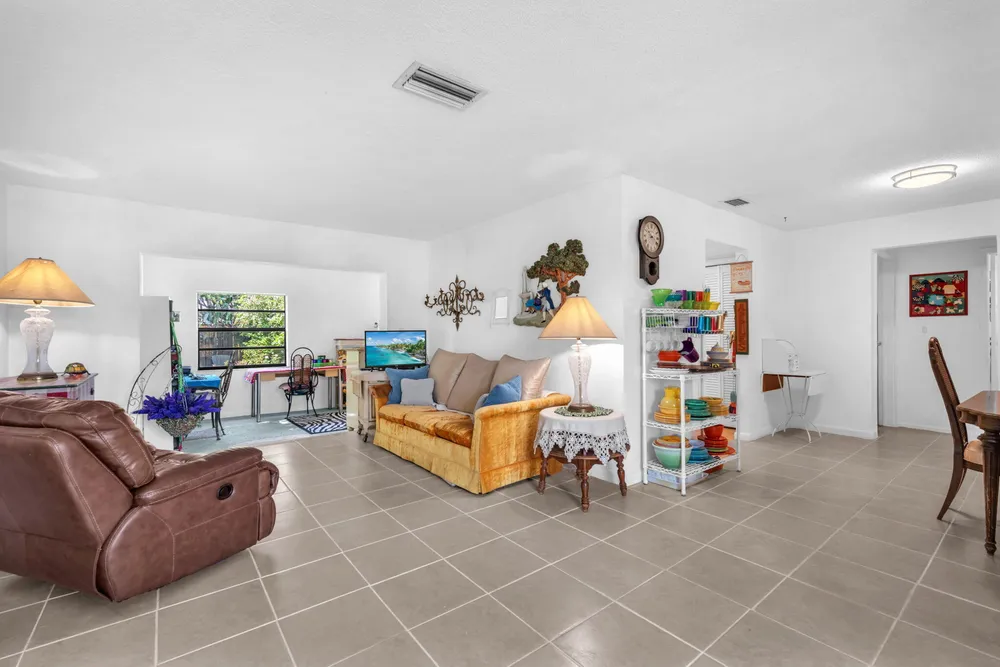 8380 NW 28th St, Sunrise, FL 33322
