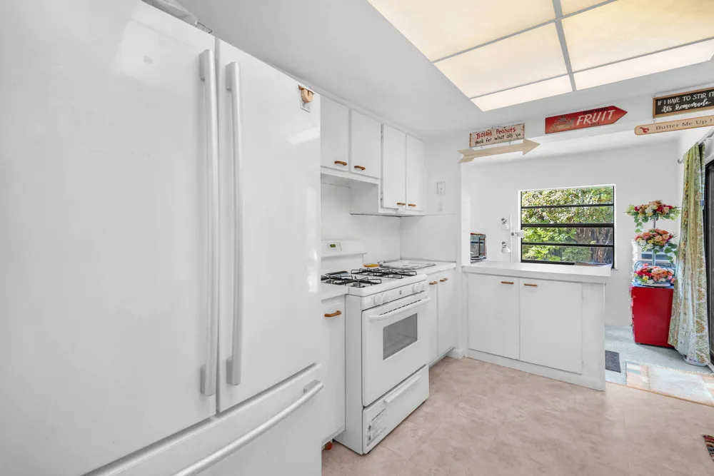 8380 NW 28th St, Sunrise, FL 33322