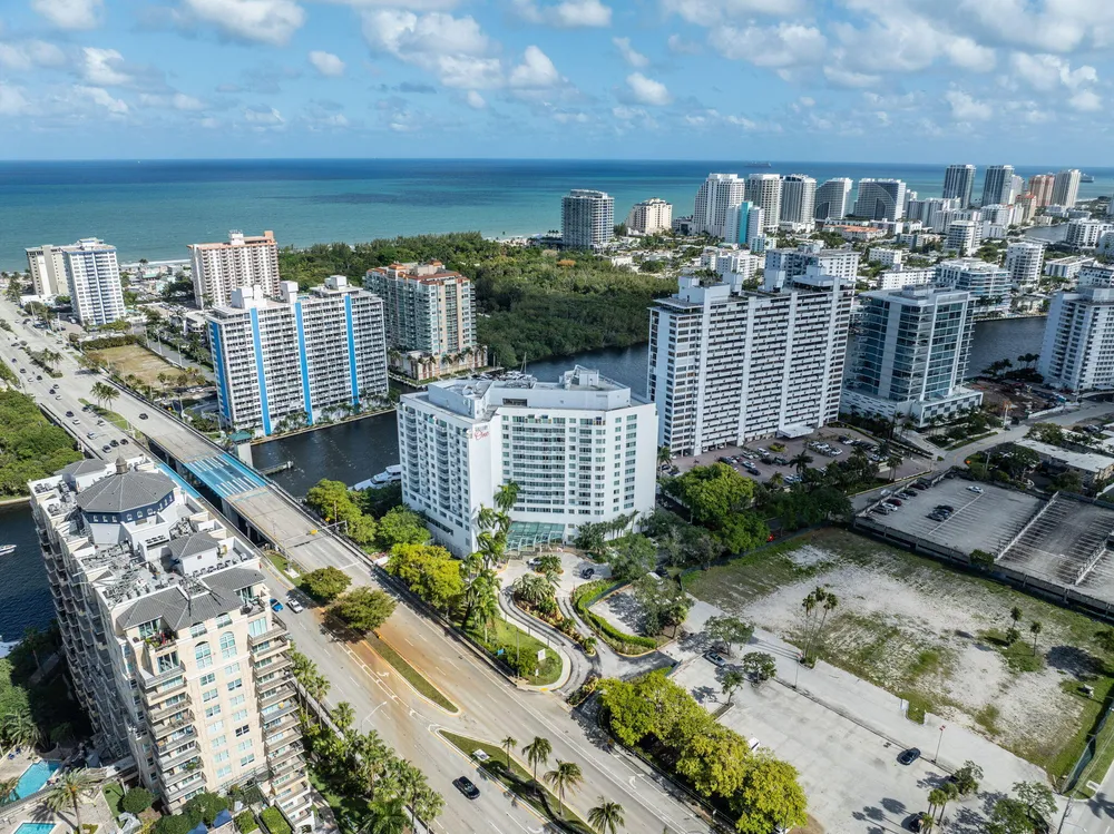 2670 E Sunrise Blvd, Fort Lauderdale, FL 33304