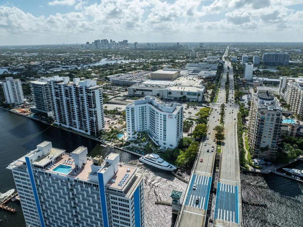 2670 E Sunrise Blvd, Fort Lauderdale, FL 33304