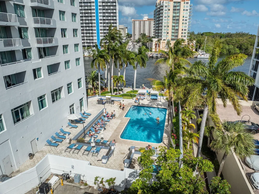 2670 E Sunrise Blvd, Fort Lauderdale, FL 33304
