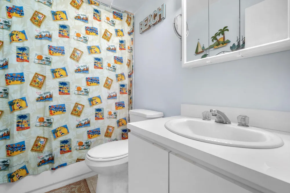 8380 NW 28th St, Sunrise, FL 33322