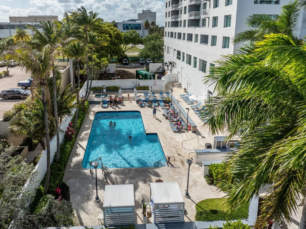 2670 E Sunrise Blvd, Fort Lauderdale, FL 33304