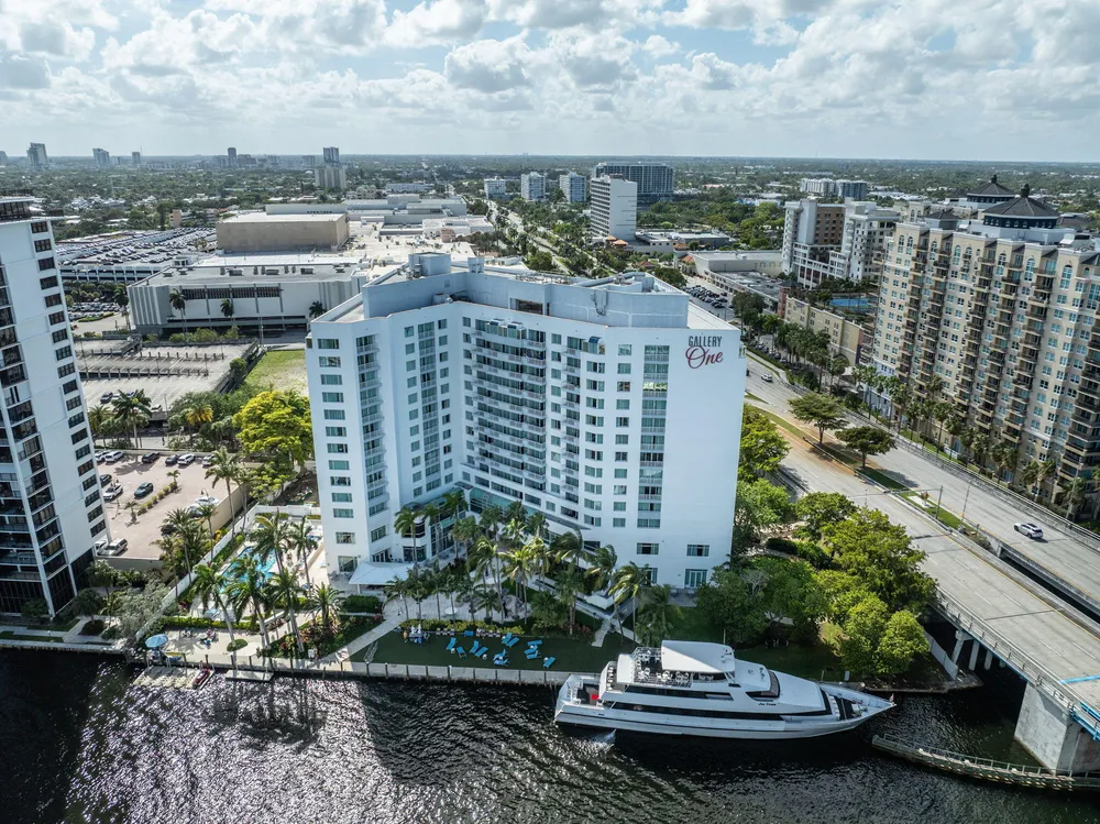 2670 E Sunrise Blvd, Fort Lauderdale, FL 33304