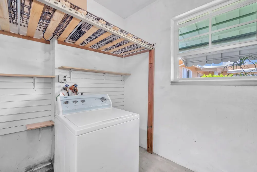 8380 NW 28th St, Sunrise, FL 33322