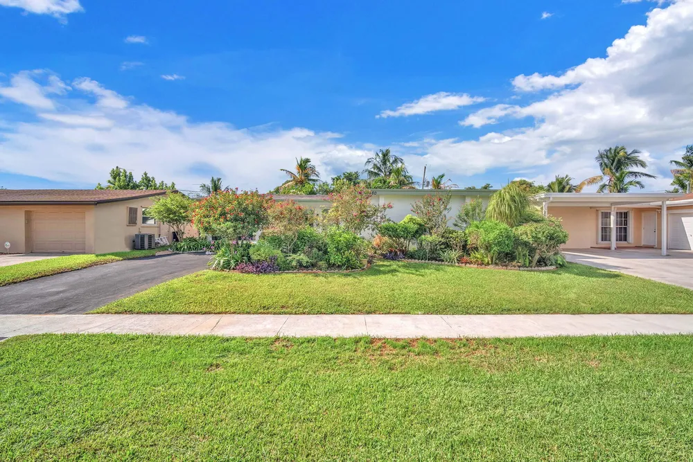 8380 NW 28th St, Sunrise, FL 33322