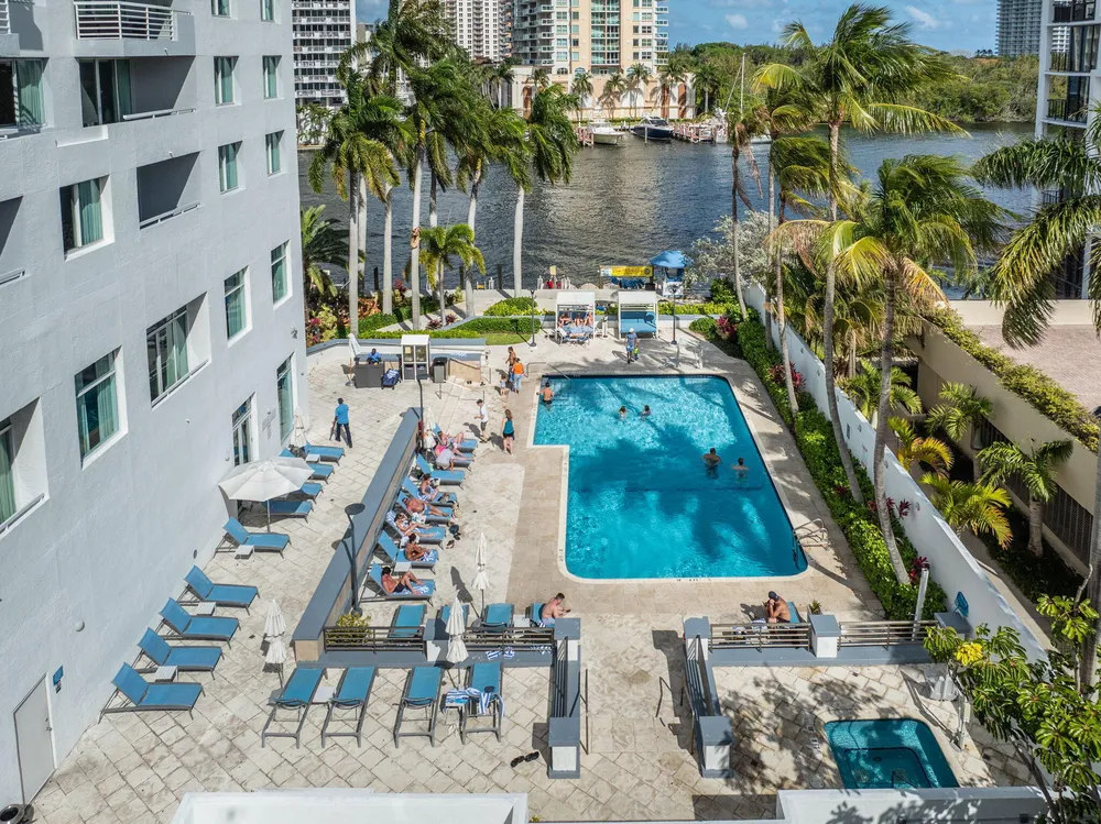 2670 E Sunrise Blvd, Fort Lauderdale, FL 33304
