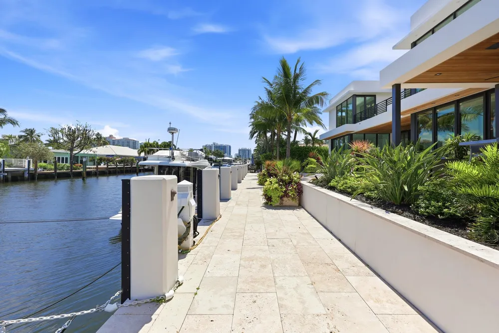 2863 NE 27th St, Fort Lauderdale, FL 33306