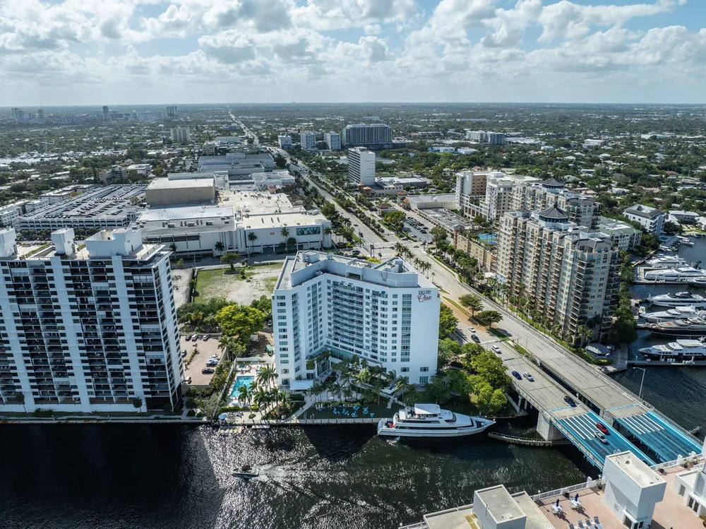 2670 E Sunrise Blvd, Fort Lauderdale, FL 33304
