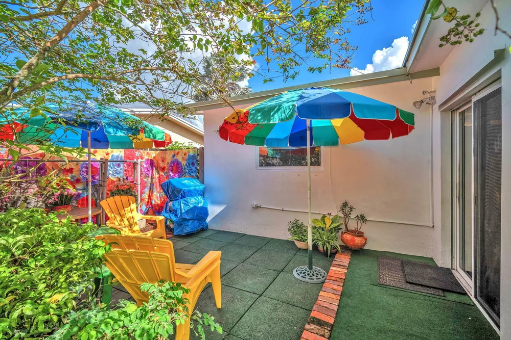 8380 NW 28th St, Sunrise, FL 33322