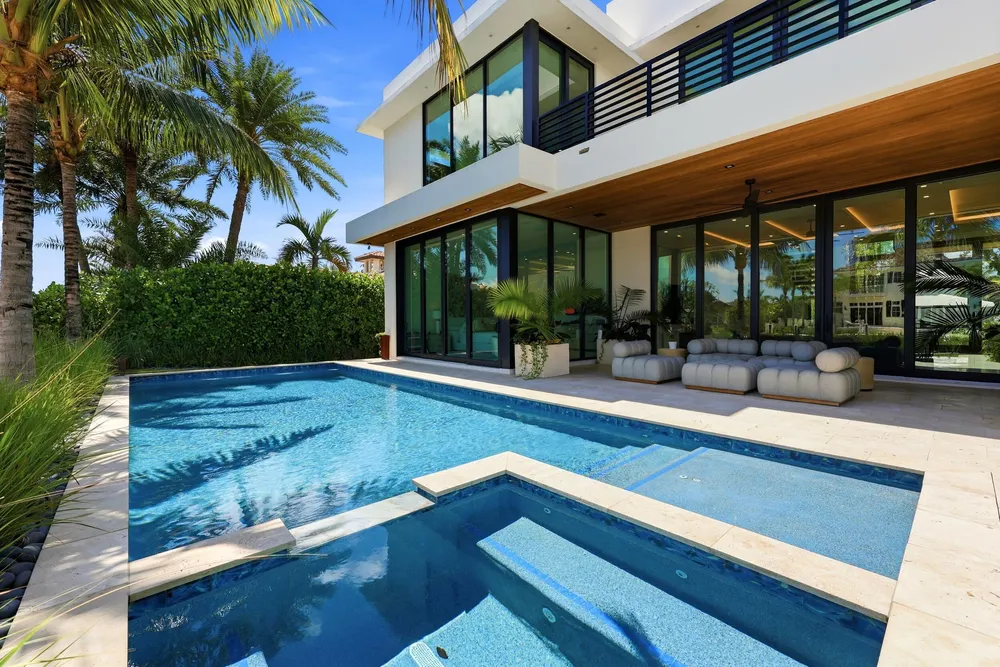 2863 NE 27th St, Fort Lauderdale, FL 33306