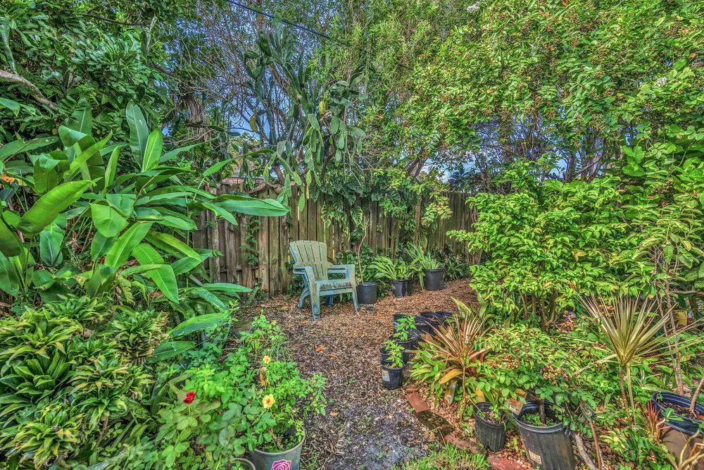 8380 NW 28th St, Sunrise, FL 33322