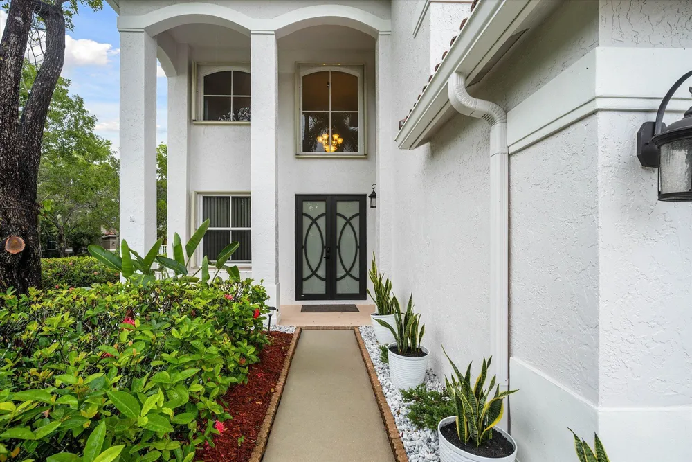890 Hawthorn Terrace, Weston, FL 33327