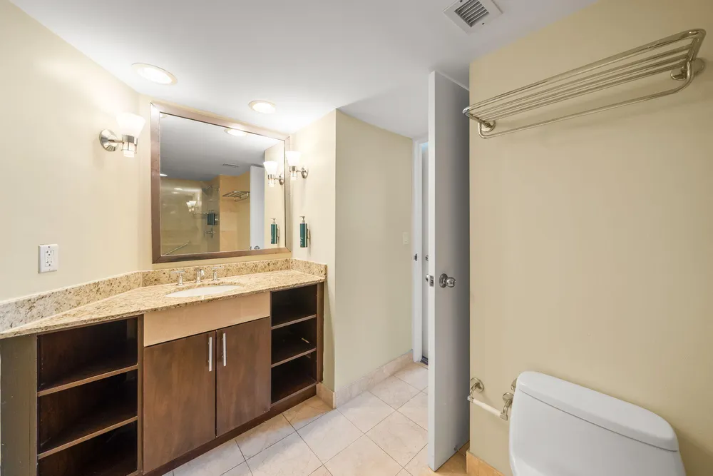 2670 E Sunrise Blvd, Fort Lauderdale, FL 33304