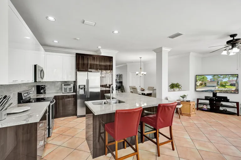 873 Stanton Dr, Weston, FL 33326