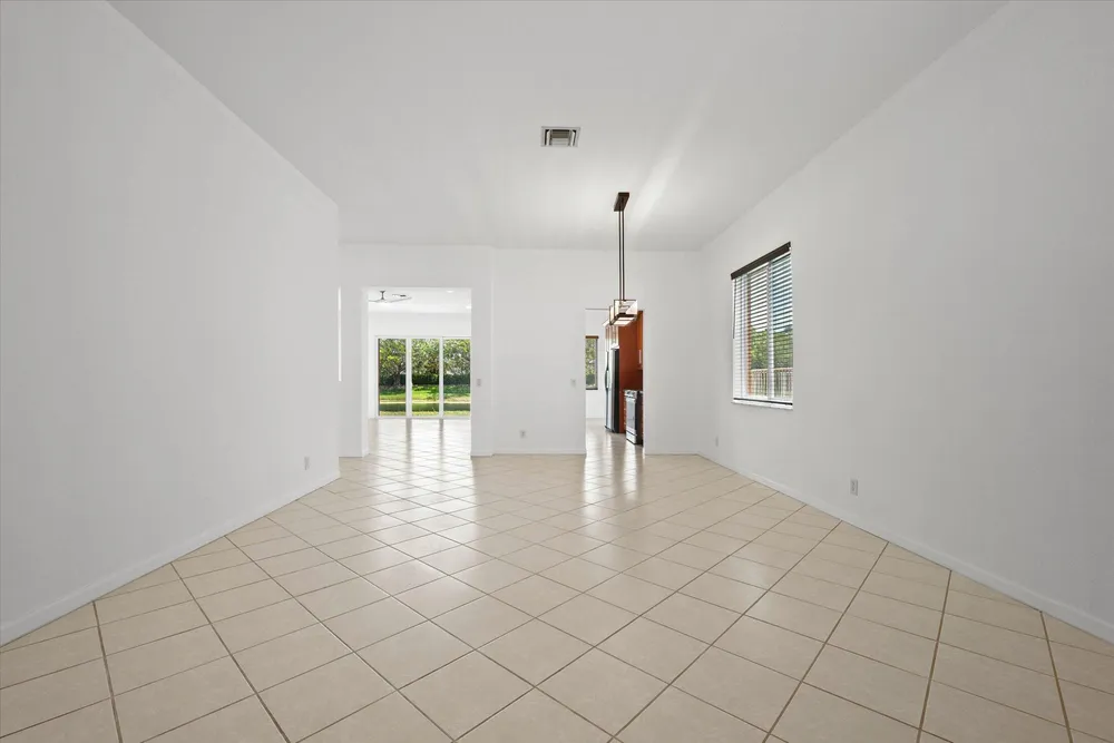 886 Sunflower Circle, Weston, FL 33327