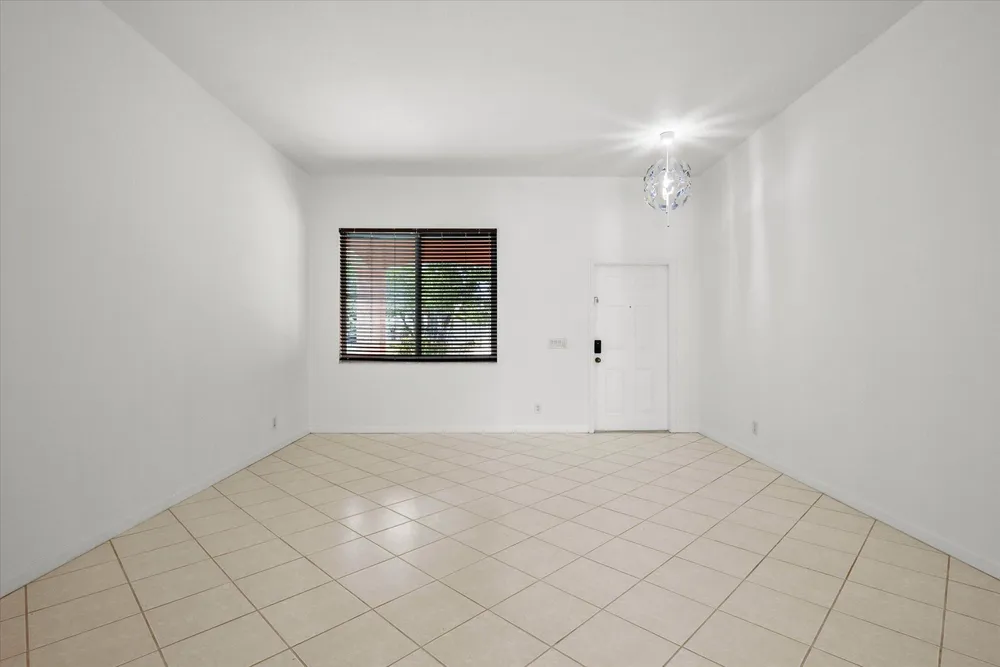886 Sunflower Circle, Weston, FL 33327