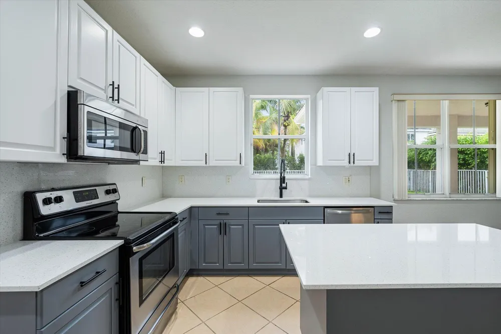 890 Hawthorn Terrace, Weston, FL 33327