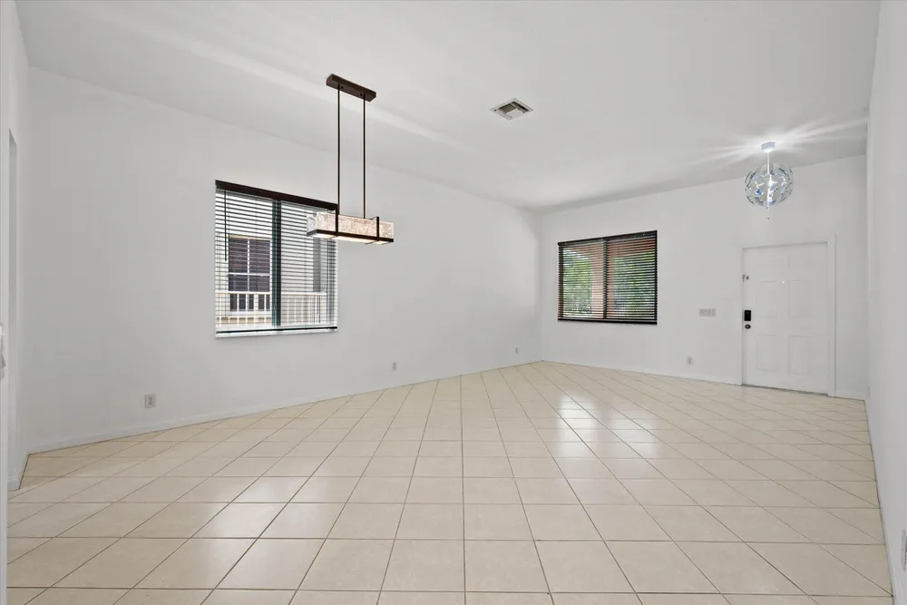 886 Sunflower Circle, Weston, FL 33327