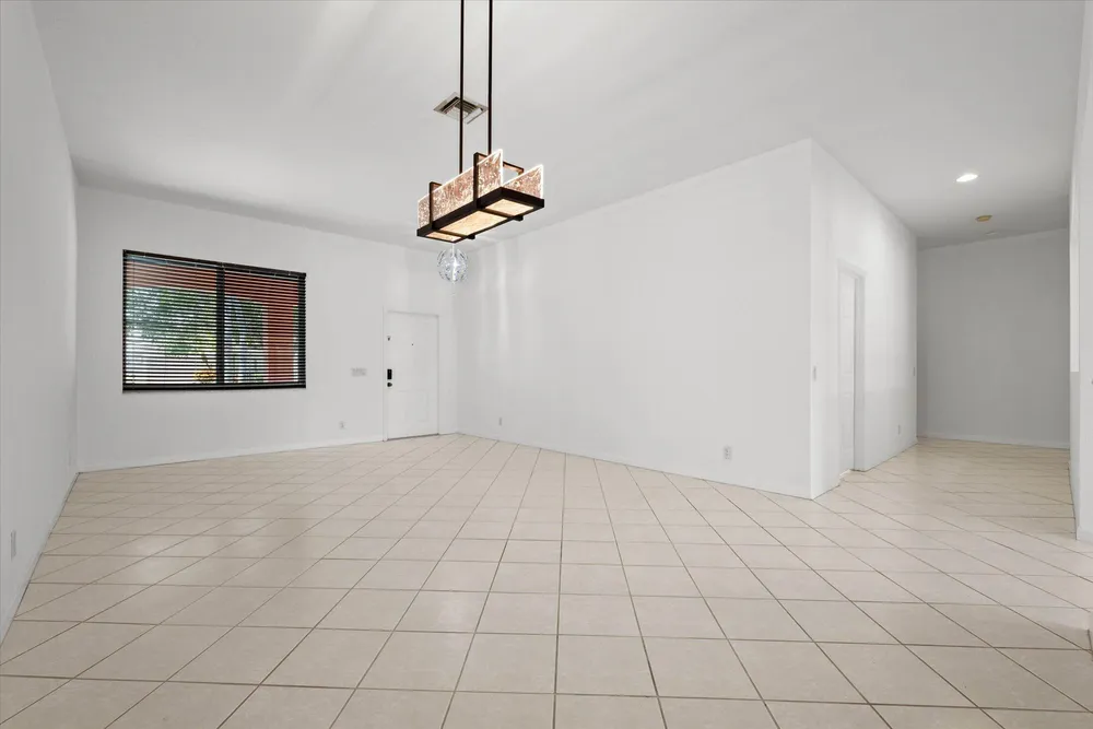 886 Sunflower Circle, Weston, FL 33327