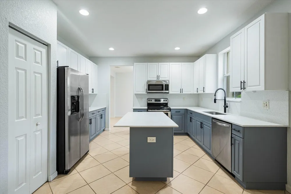 890 Hawthorn Terrace, Weston, FL 33327